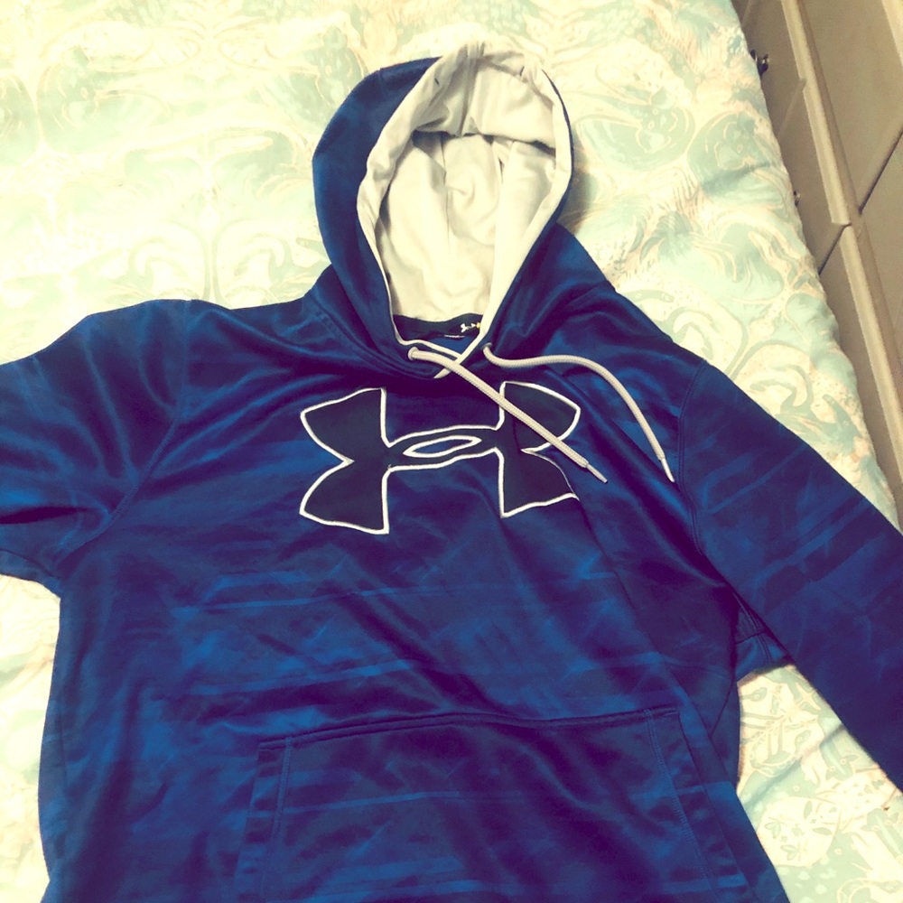 Men’s large Under Armor hoodie